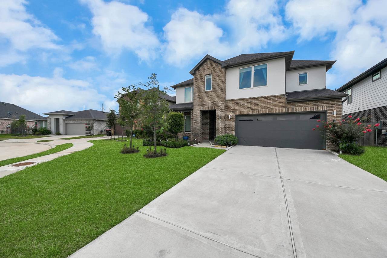 3815 Favor Forest Court - Photo 1