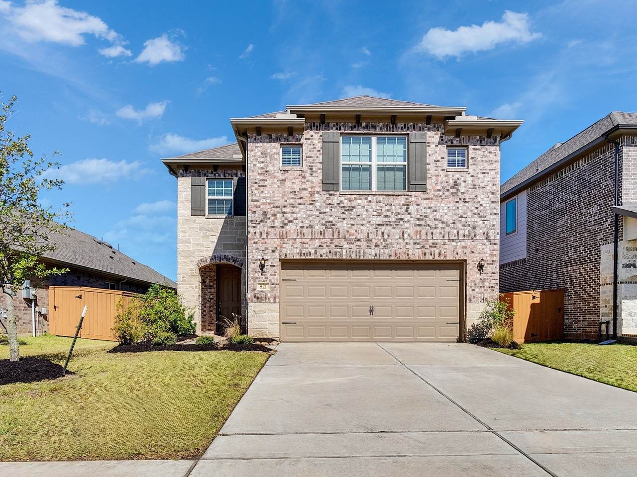 821 Laguna Green Lane - Photo 1