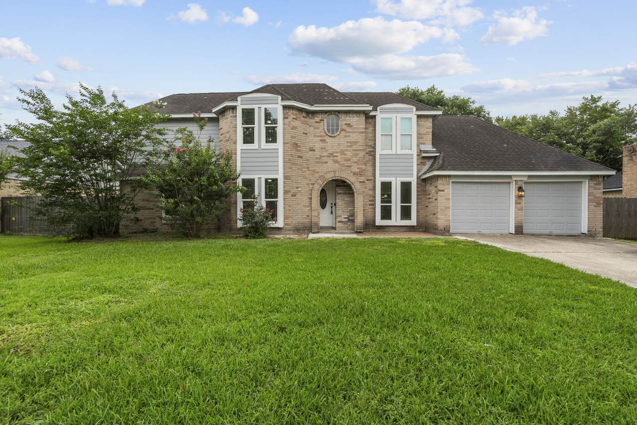 1107 Londonderry Avenue - Photo 1