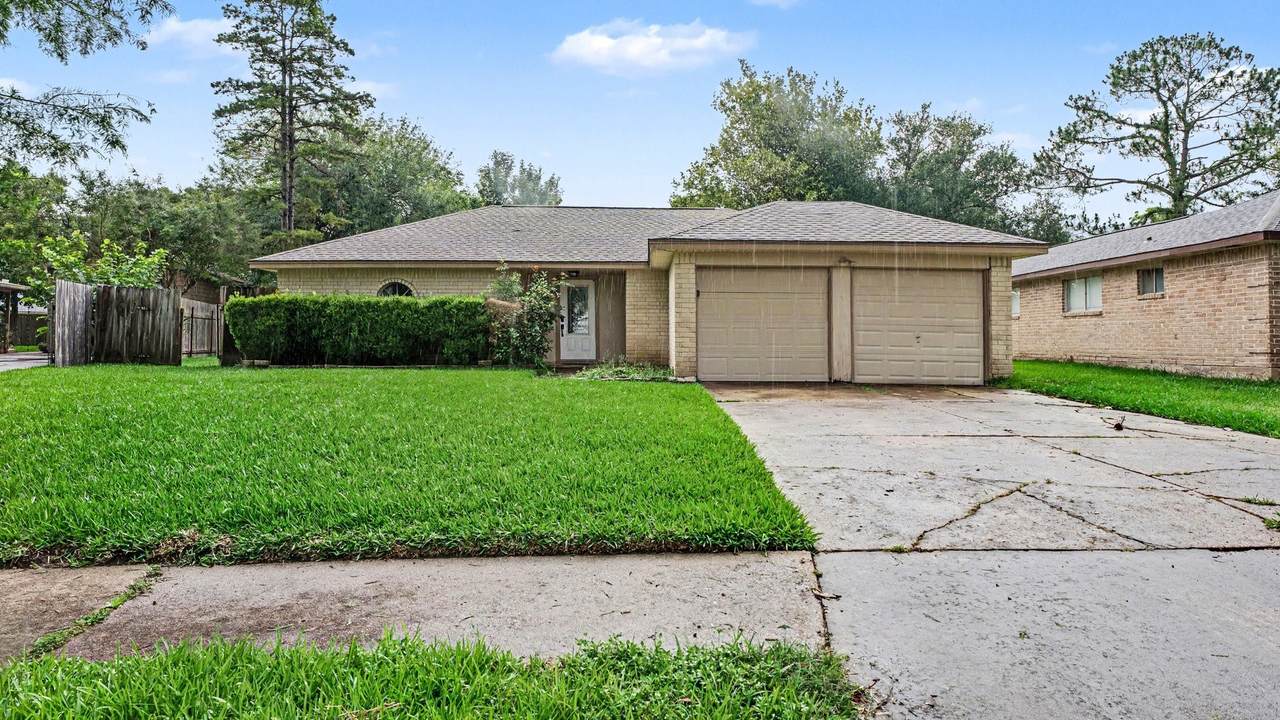 16107 Barcelona Drive - Photo 1
