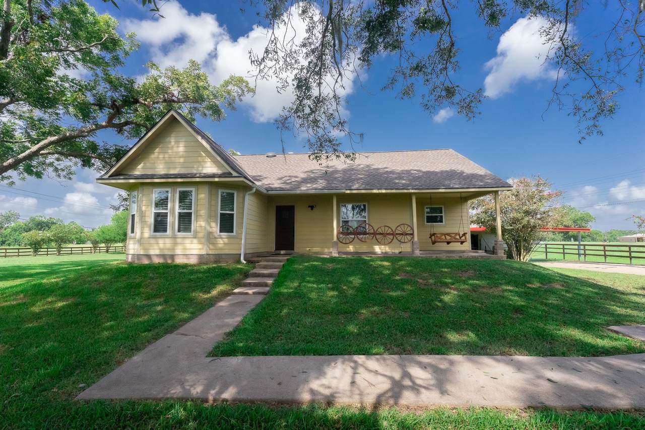 720 Winchester Trail - Photo 1