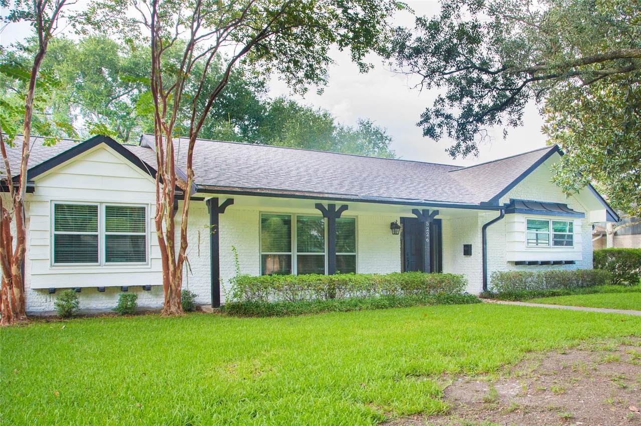 5226 Loch Lomond Drive - Photo 1