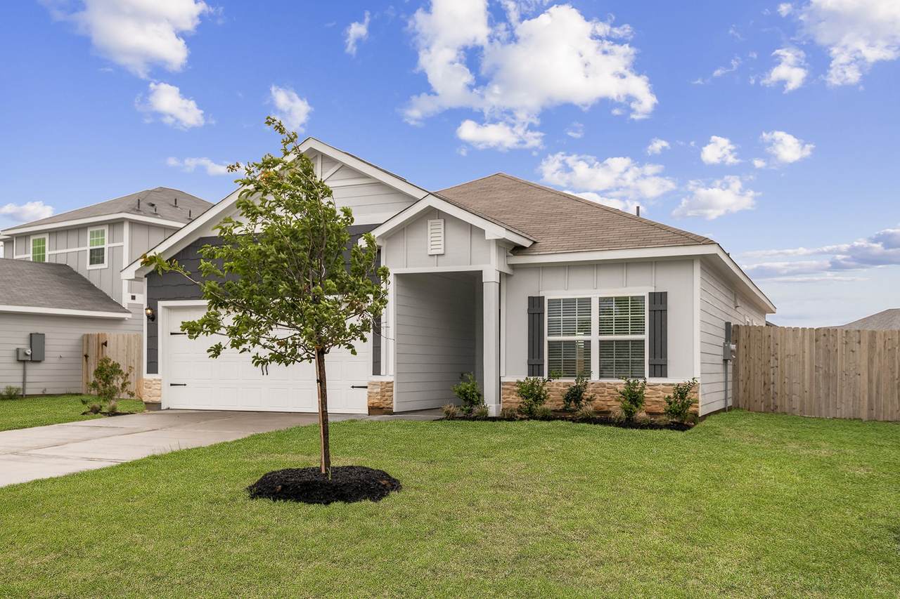339 Kingston Way - Photo 1
