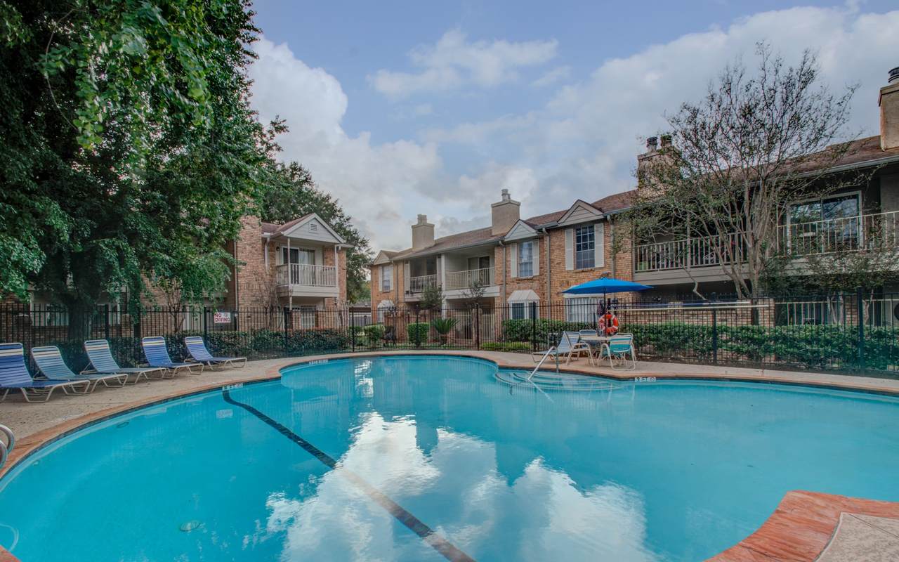 10615 Briar Forest - Photo 1