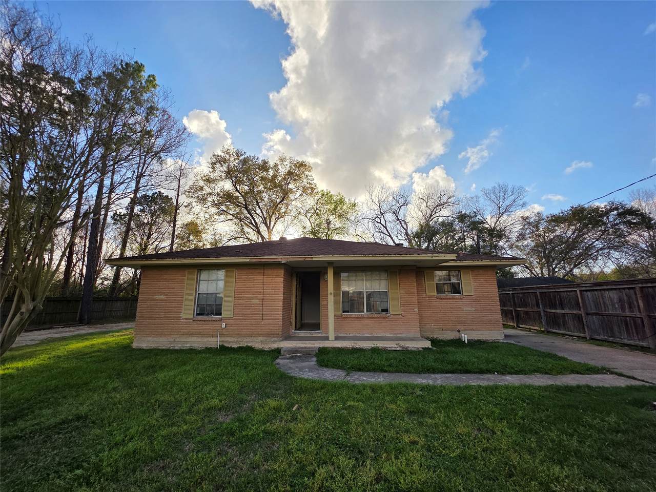 10424 Ballantine Street - Photo 1