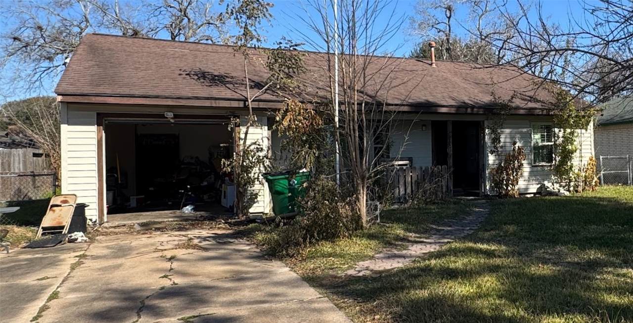 913 Southampton Street - Photo 1