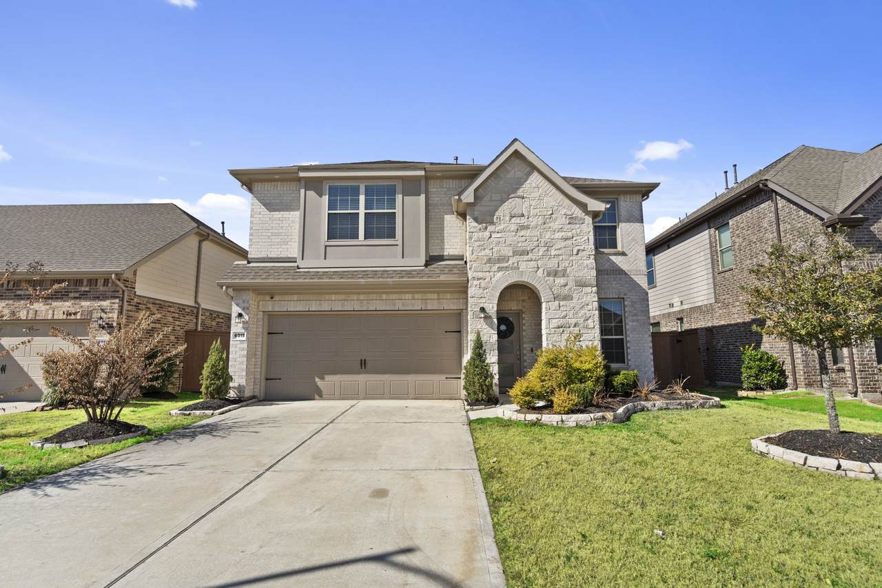 6015 Briarstone Crest Drive - Photo 1
