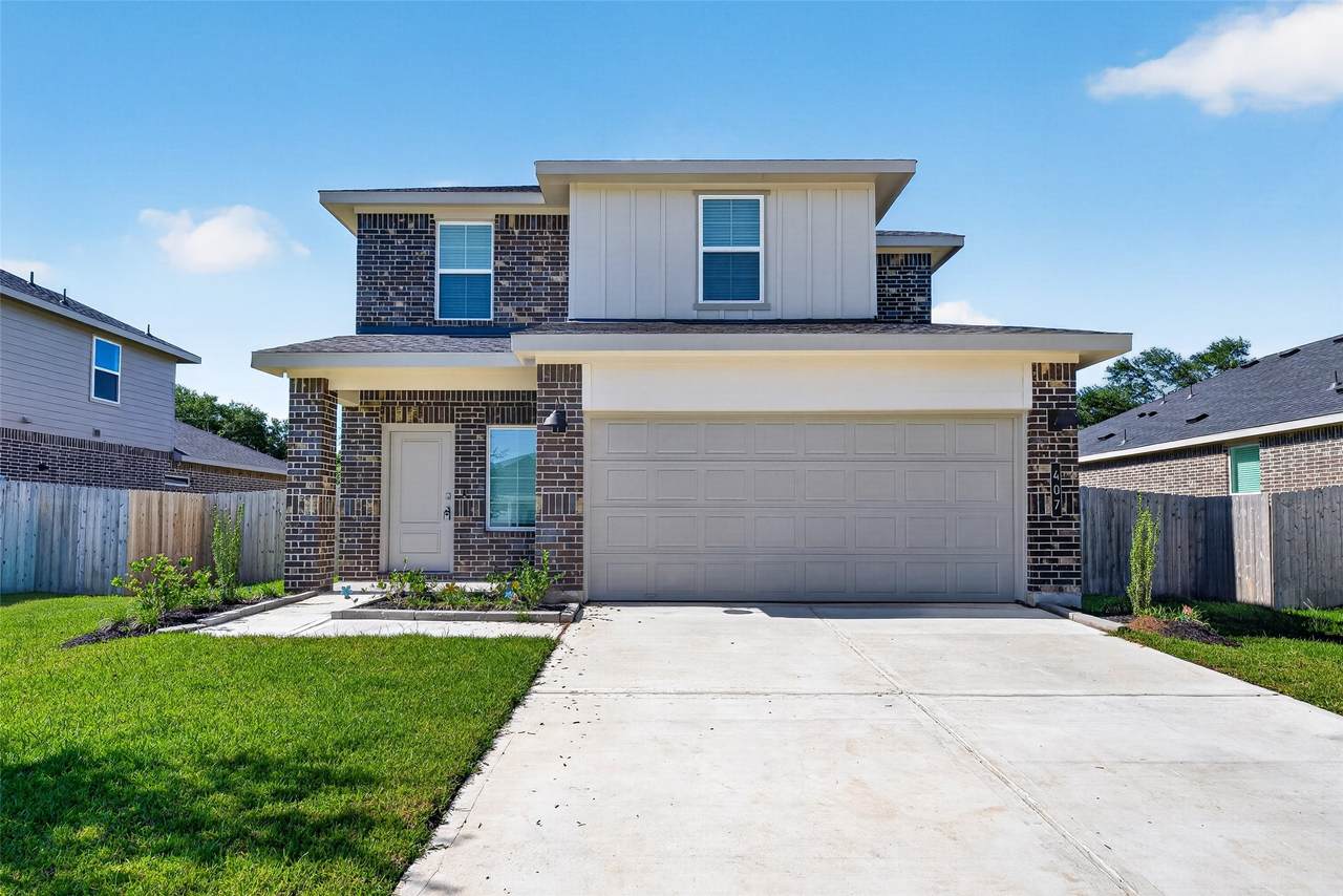 407 Robin Street - Photo 1