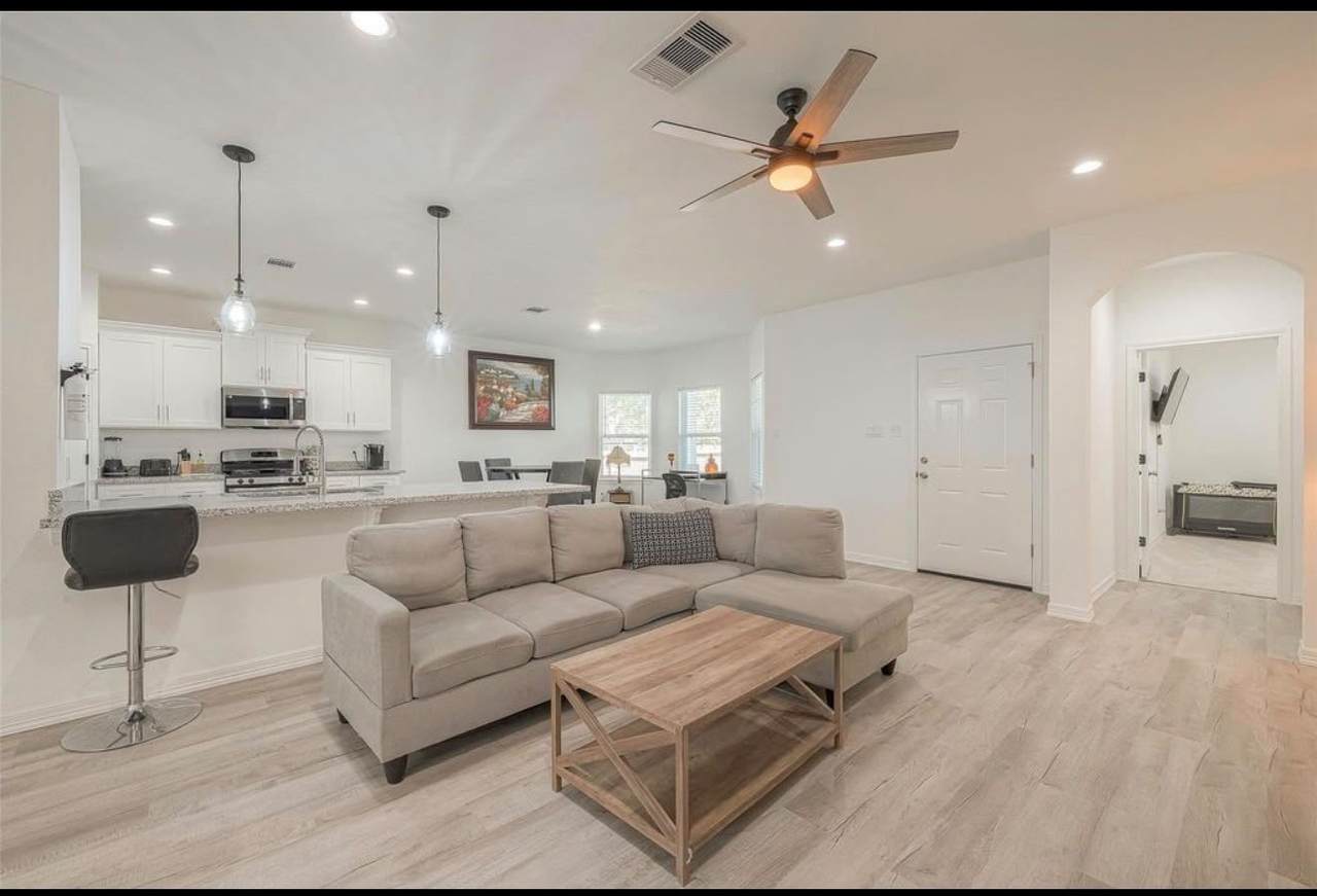 4633 Larkspur Street - Photo 1
