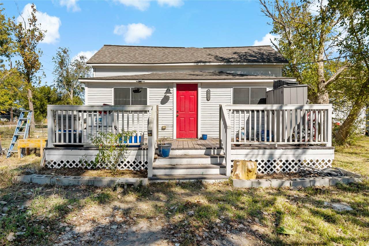8915 Richmond Street - Photo 1