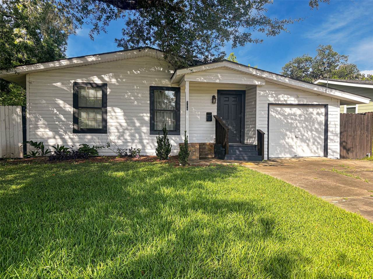 306 Azalea Street - Photo 1