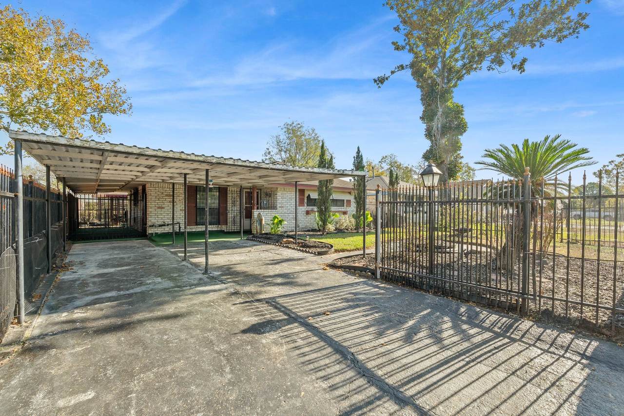 11050 Vailview Drive - Photo 1