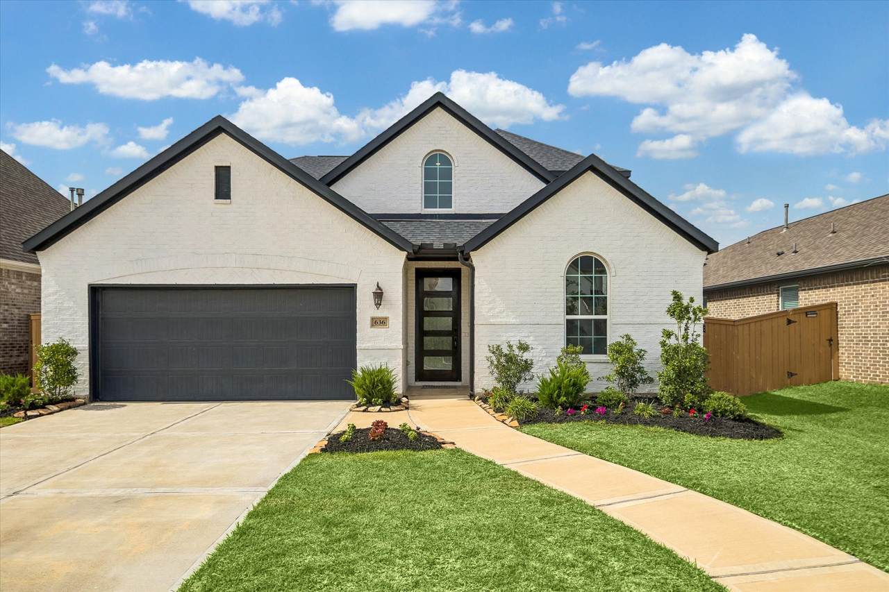 636 Malibu Pines Drive - Photo 1