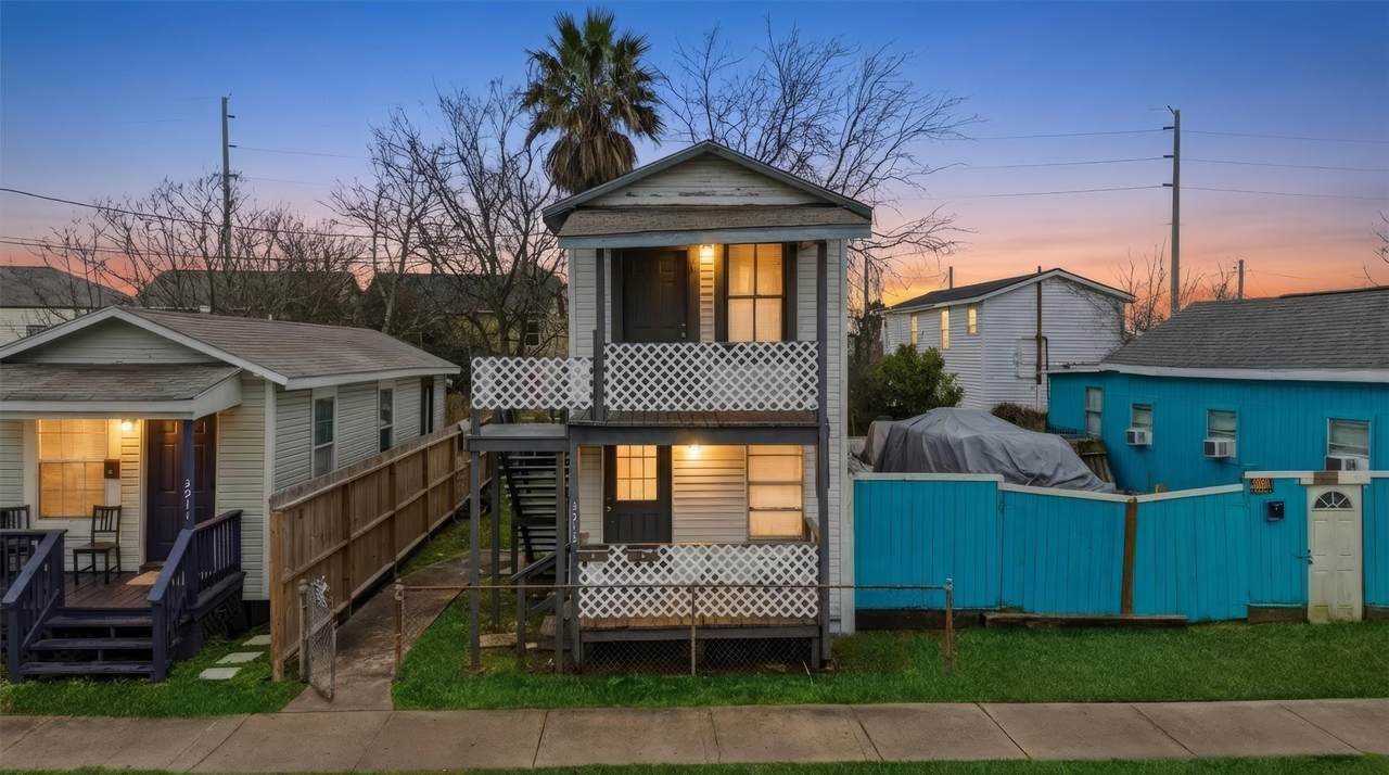 3913 Winnie Street - Photo 1