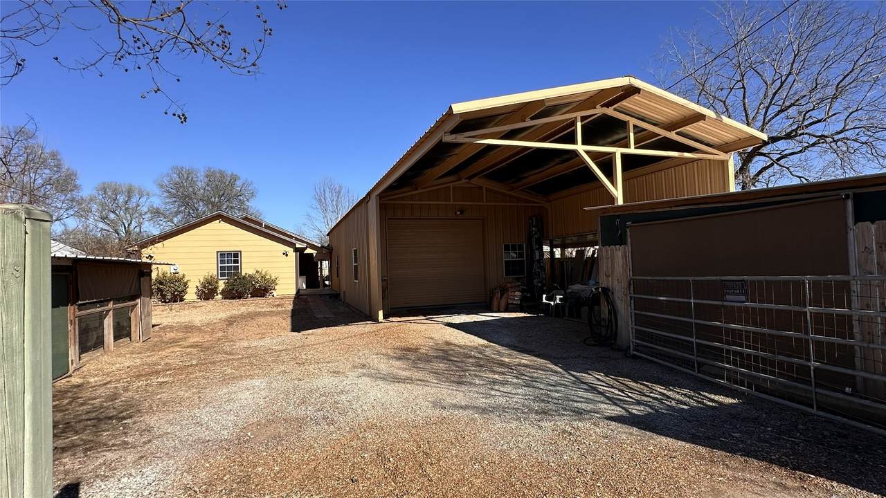 404 N Wilson Street - Photo 1