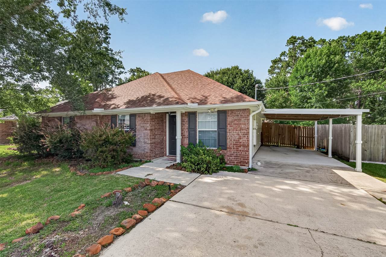 720 Springwood Drive - Photo 1