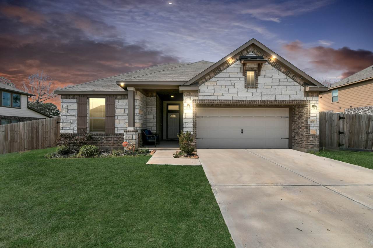 6145 White Oak Leaf Loop - Photo 1