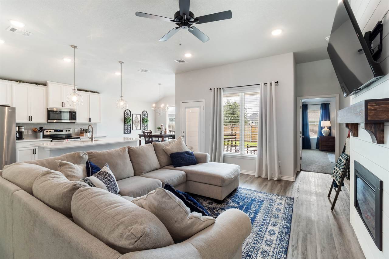 1916 Meridian Court - Photo 1