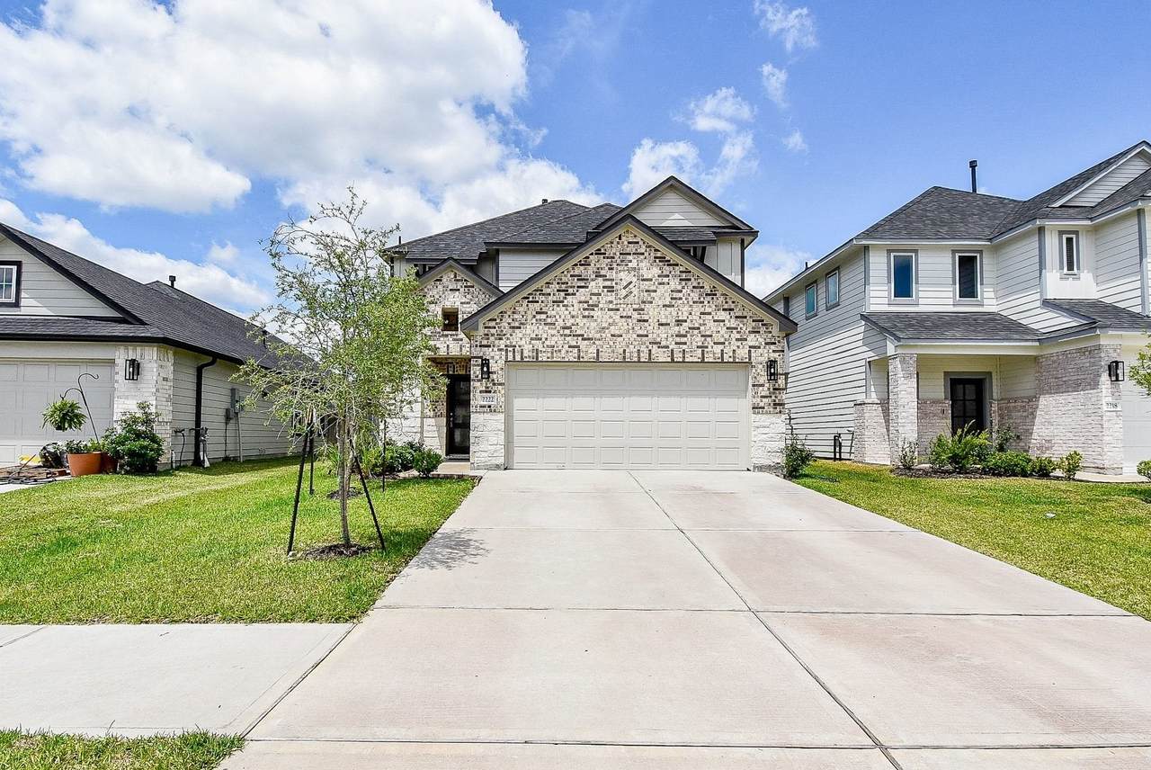 2222 Emerald Diamond Court - Photo 1
