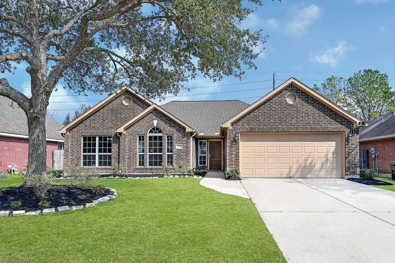 1035 Hampton Drive - Photo 1