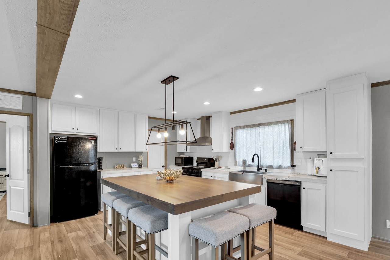1221 Peter Pine Street - Photo 1