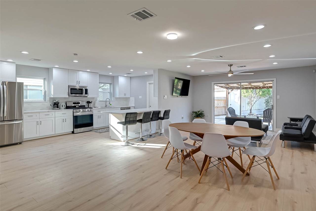 5522 Caversham Drive - Photo 1