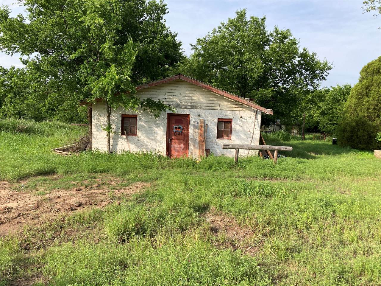 205 Prairie Avenue - Photo 1