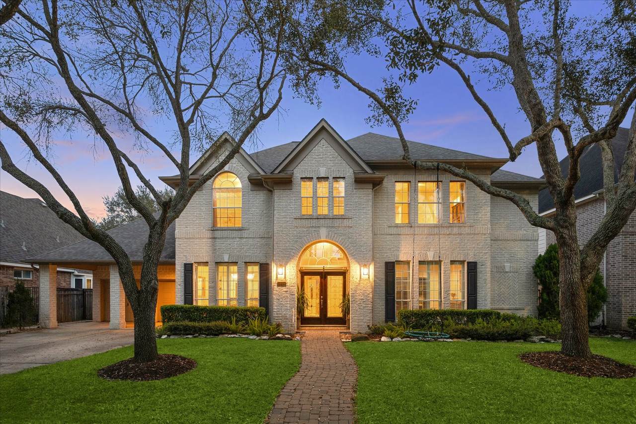 3218 Oakland Lake Circle - Photo 1