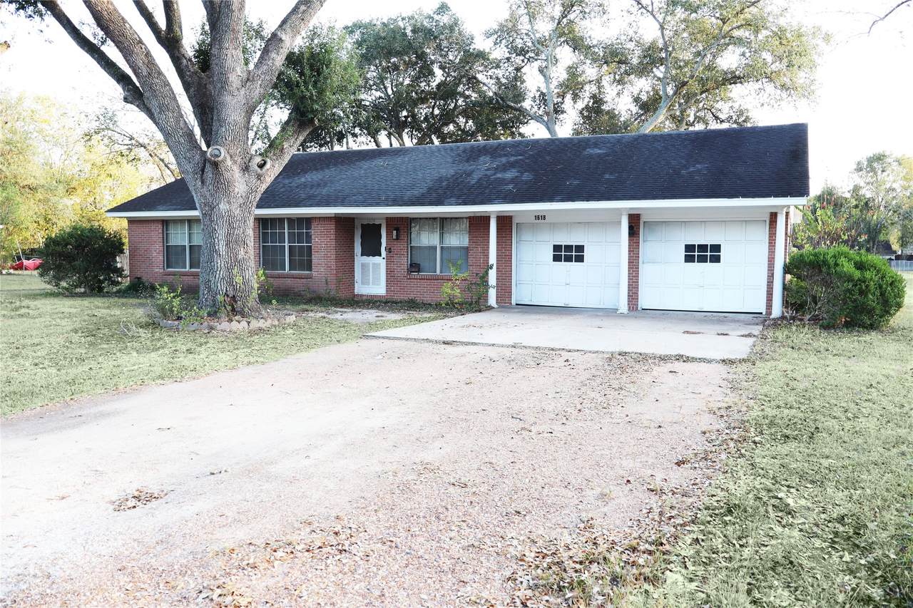 1618 Bernie Avenue - Photo 1