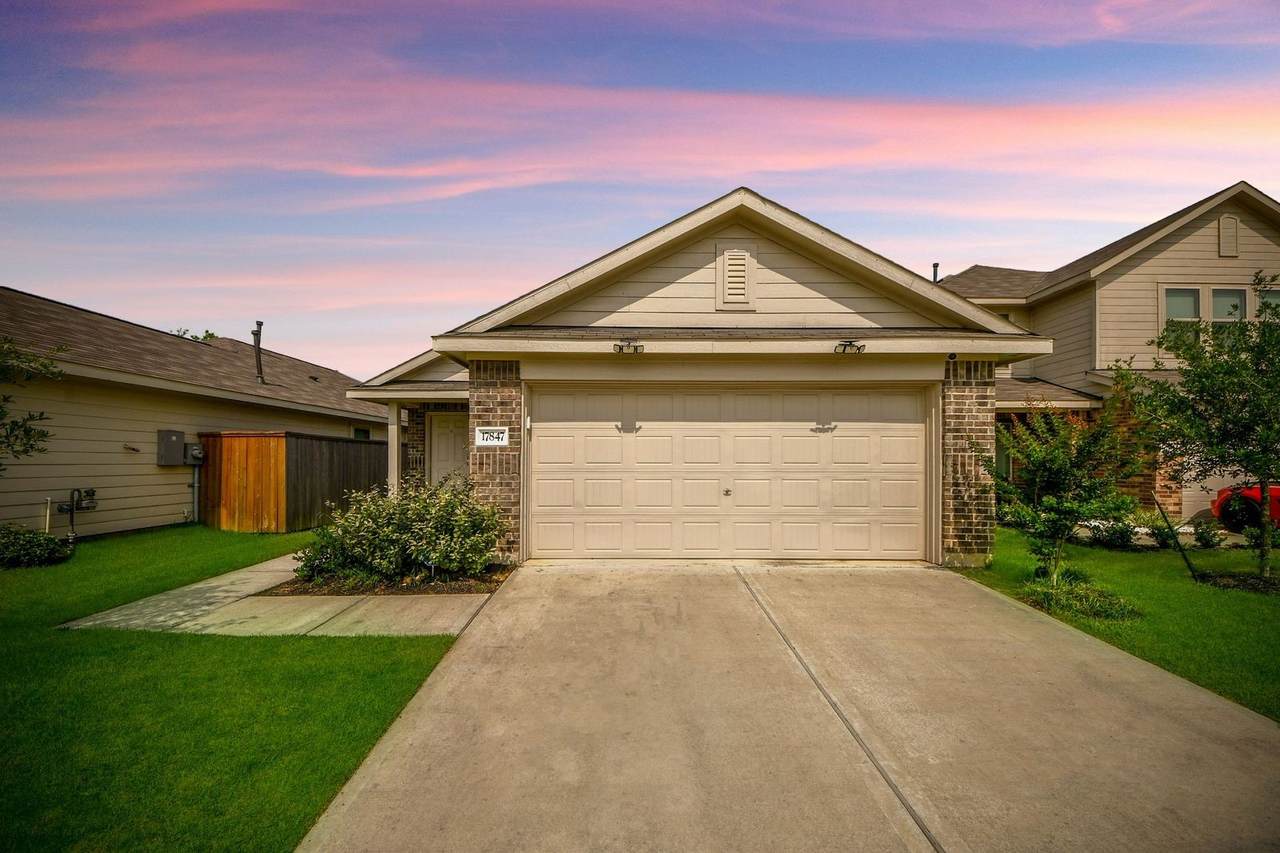 17847 Pemswood Drive - Photo 1