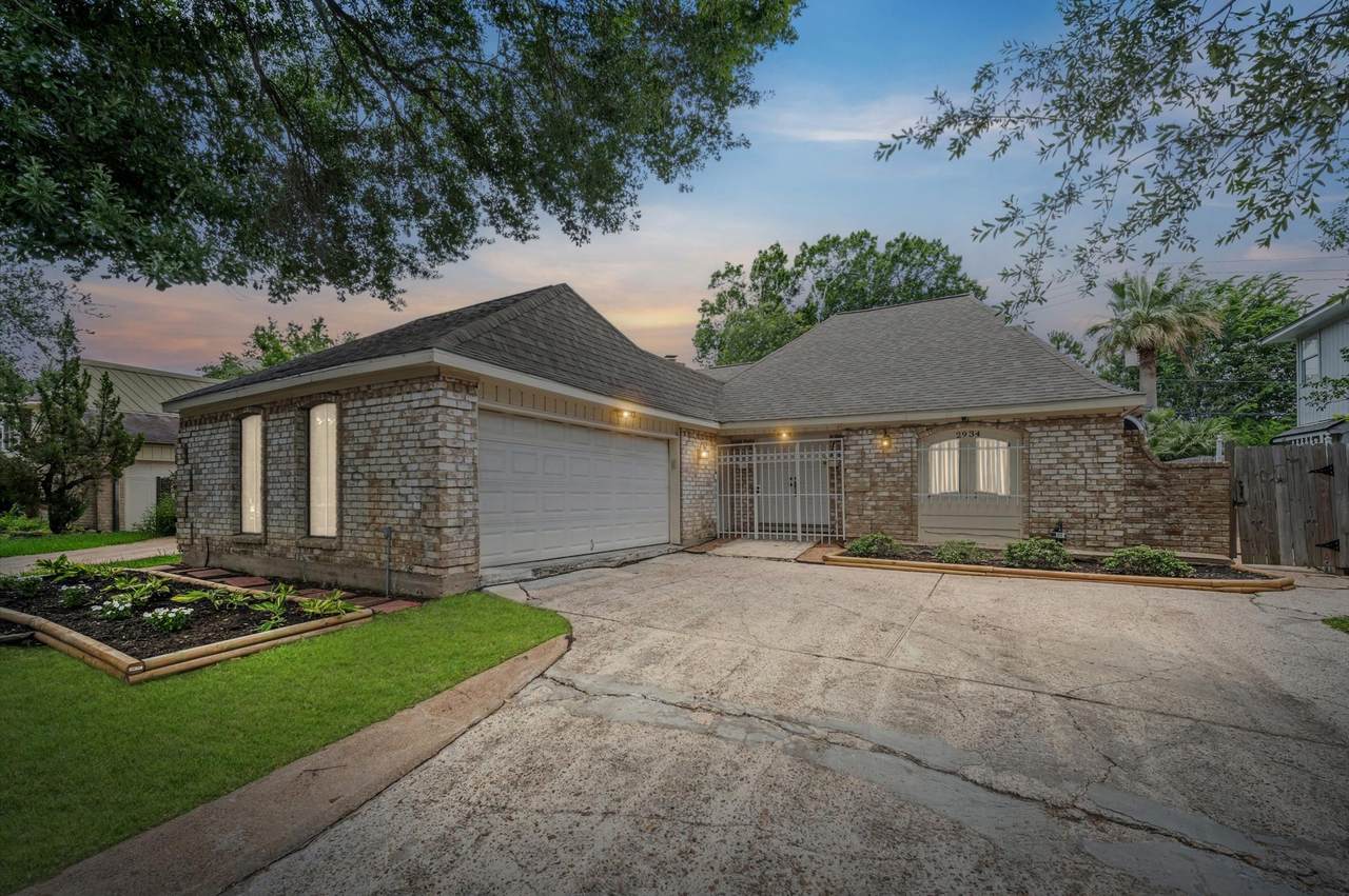 2934 Ashford Trail Drive - Photo 1