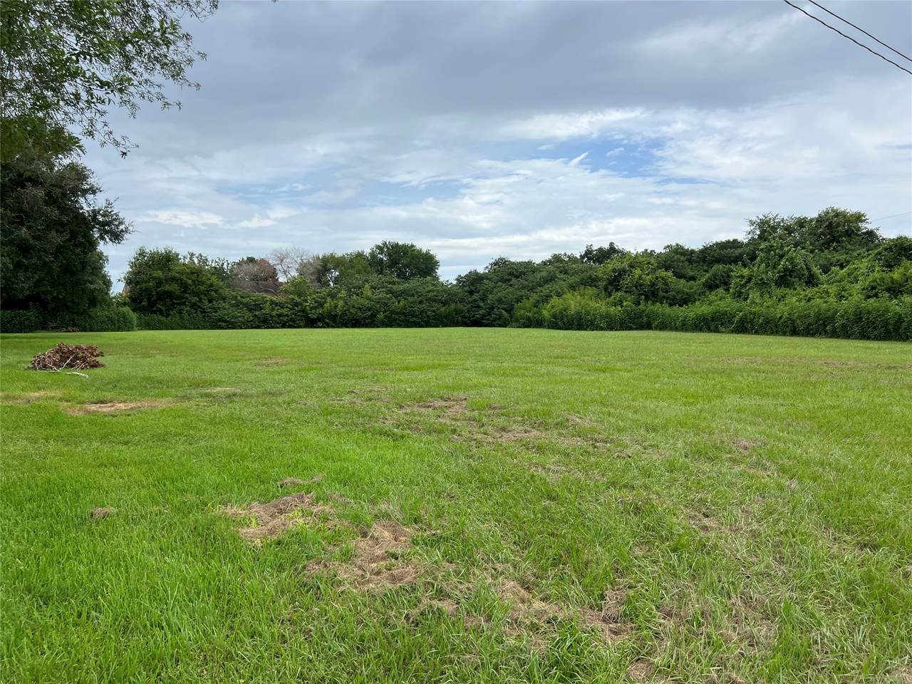 000 Red River Avenue - Photo 1