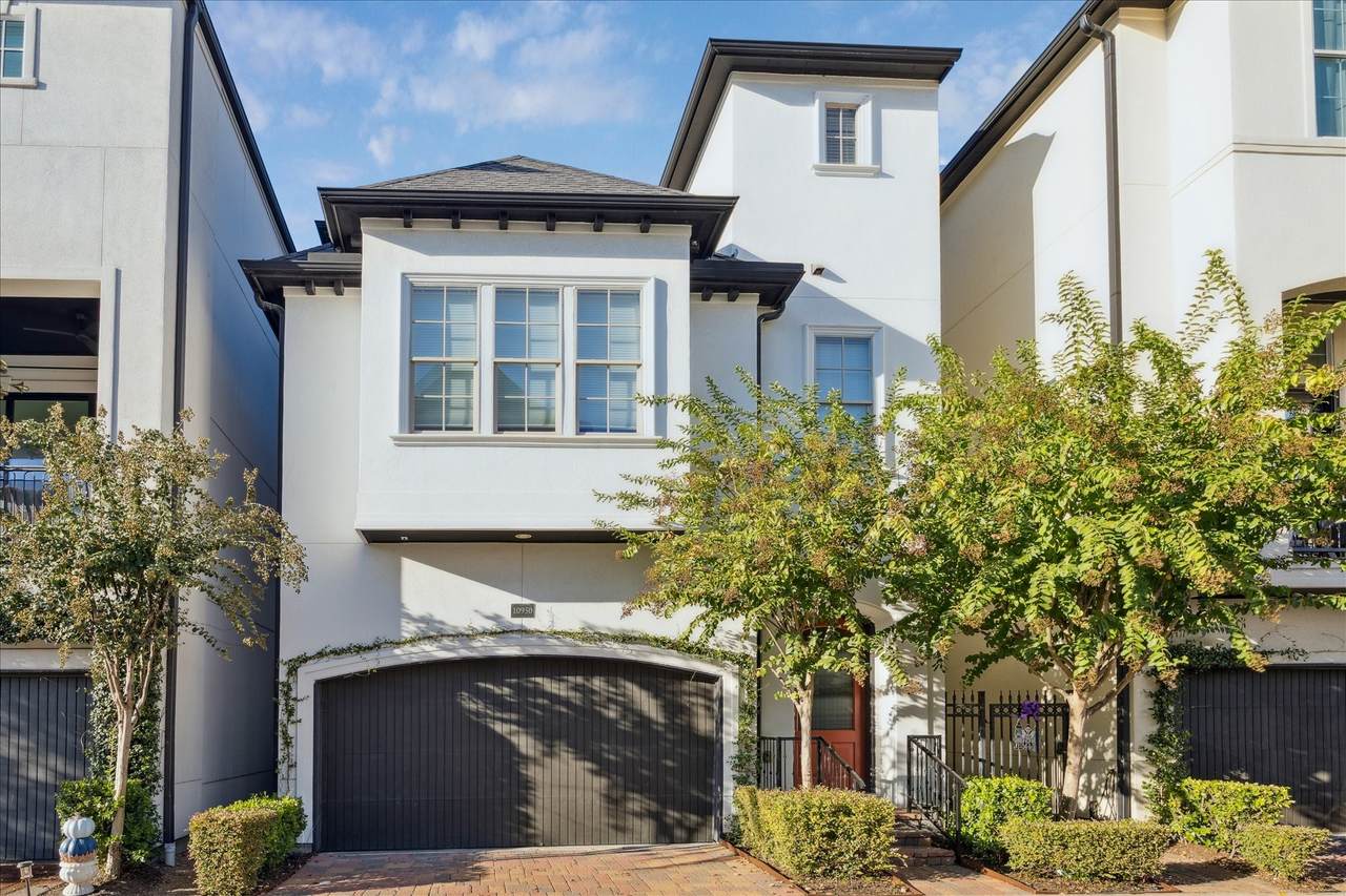 10950 Wrenwood Green - Photo 1