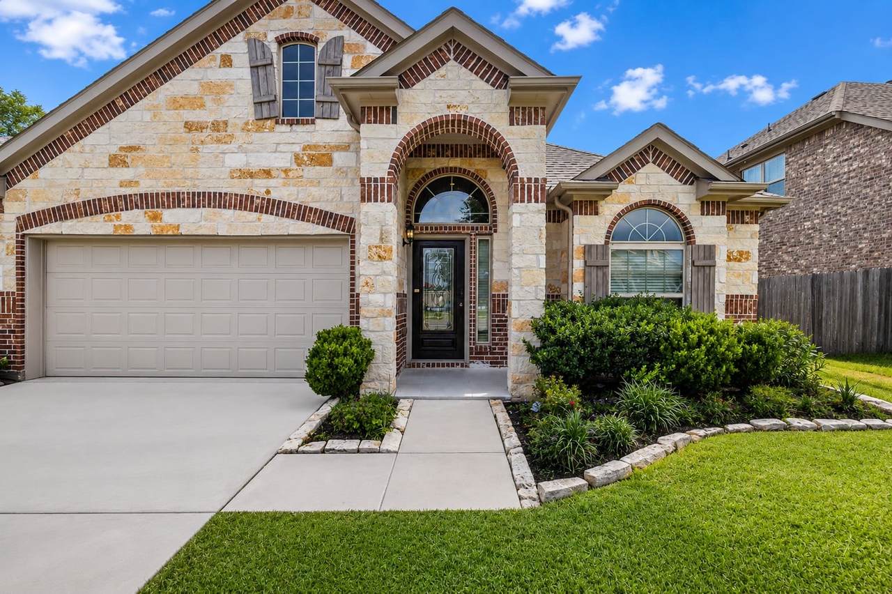 9811 Camellia Gardens Drive - Photo 1