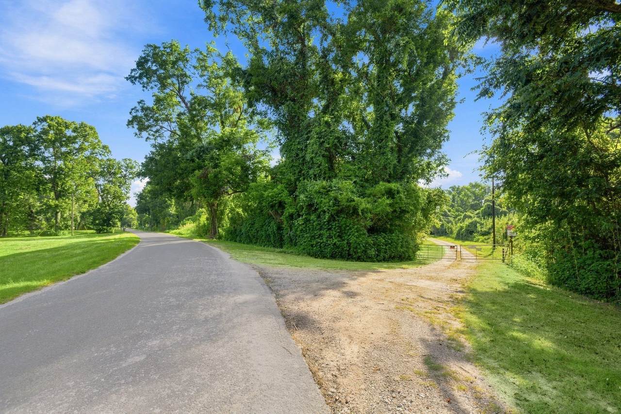 435 River Road - Photo 1