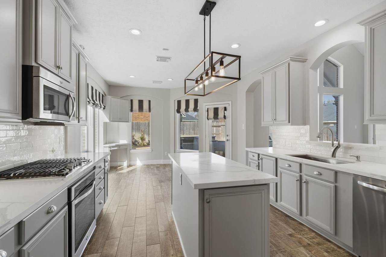 8833 Snowy Owl Loop - Photo 1