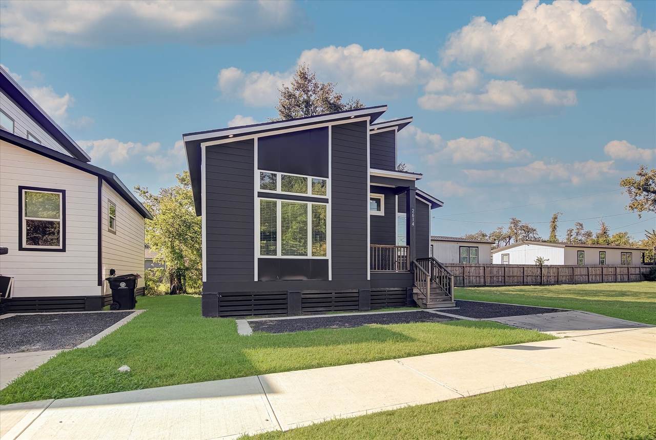 2614 Noble Street - Photo 1
