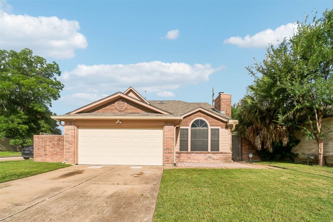 10703 Buffalo Bend Drive - Photo 1