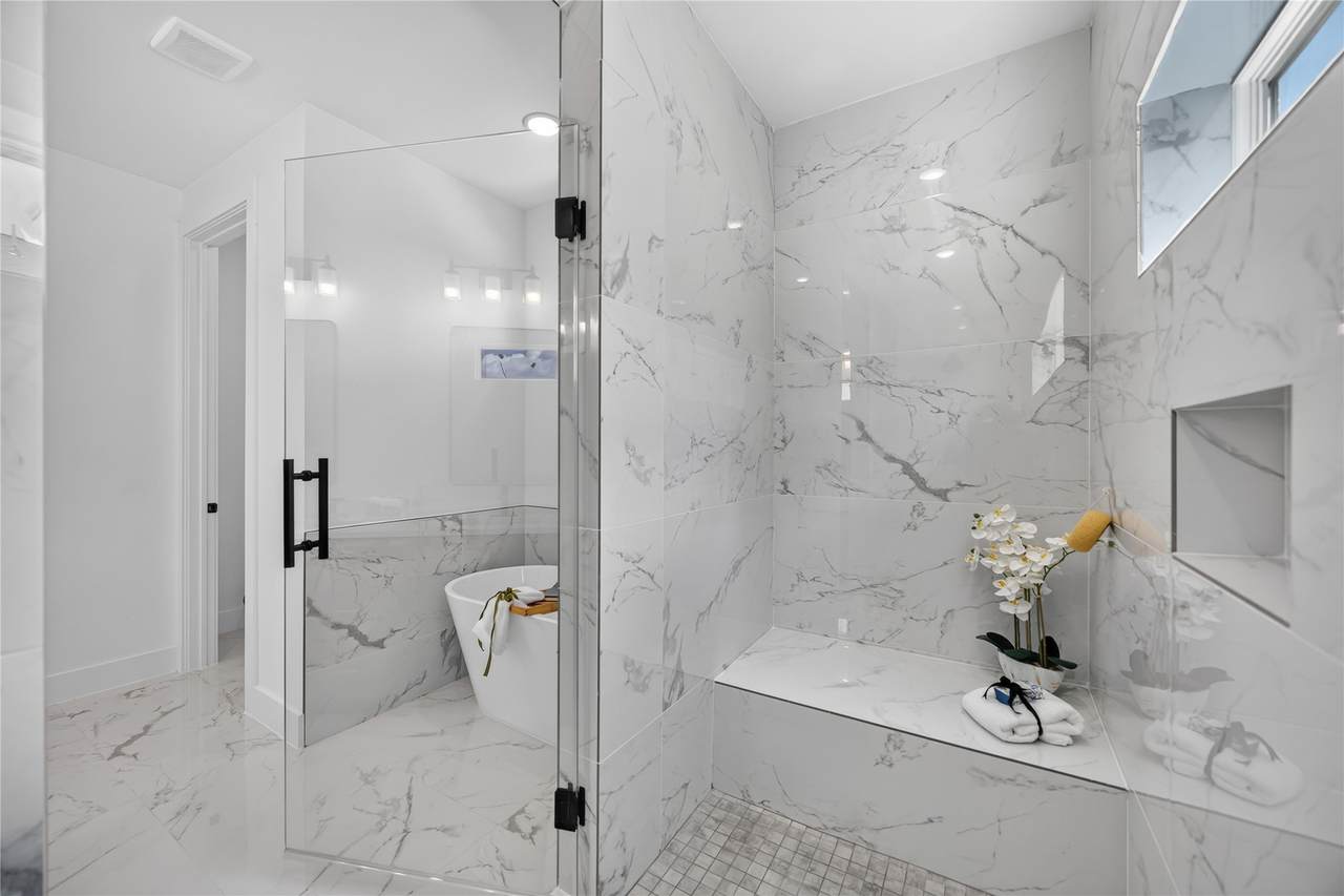 316 Walthall - Photo 1