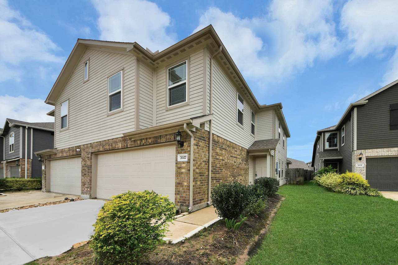 7027 Cedar Breeze Court - Photo 1