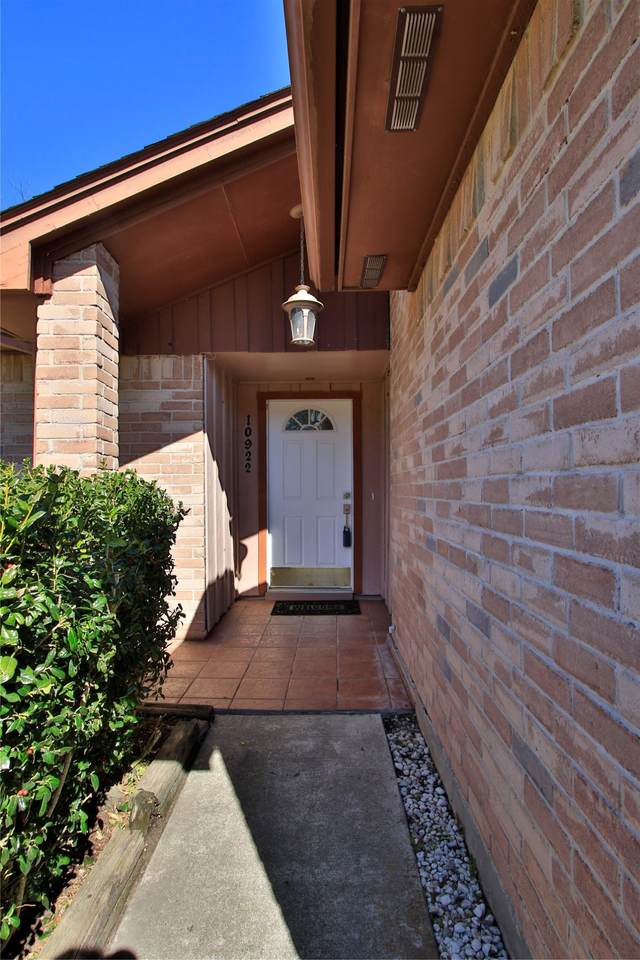 10922 Fallbrook Drive - Photo 1