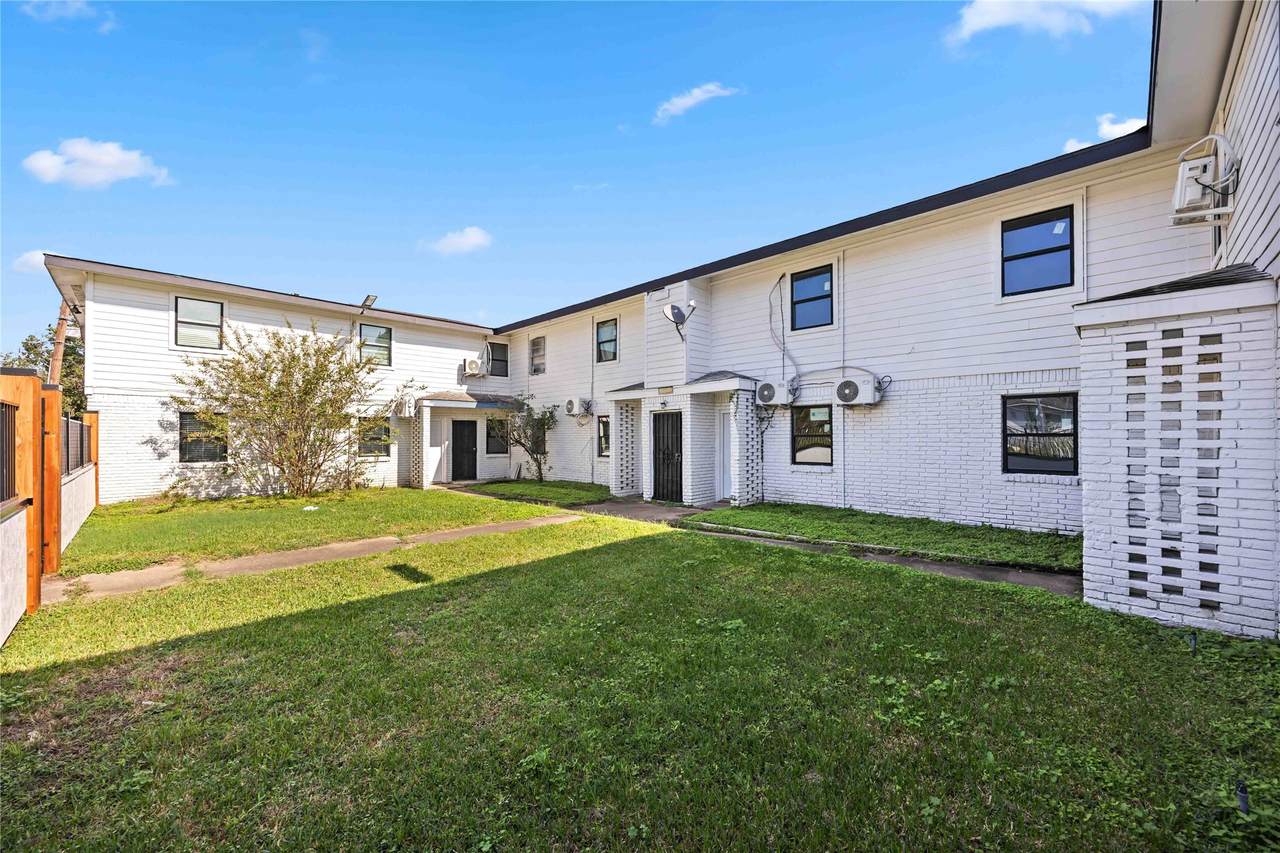 6811 Del Rio Street - Photo 1