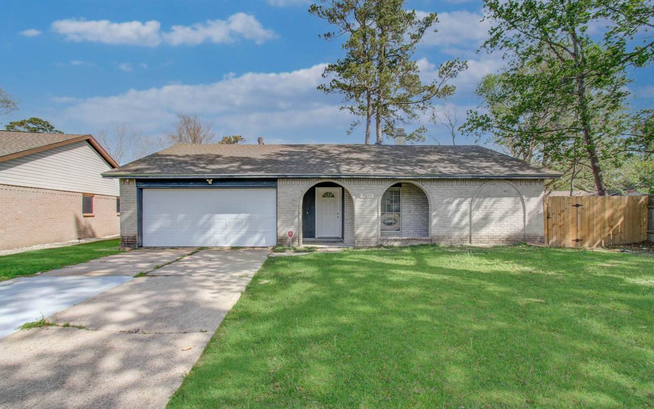 7015 Maple Fox Drive - Photo 1