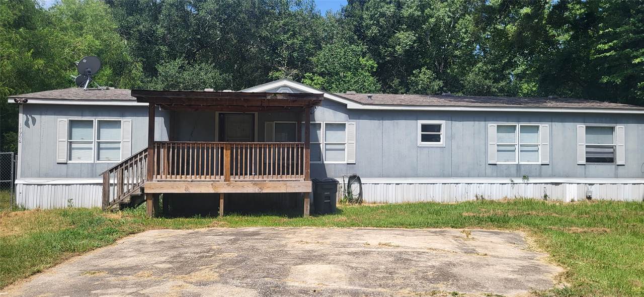17906 Alexandria Drive - Photo 1
