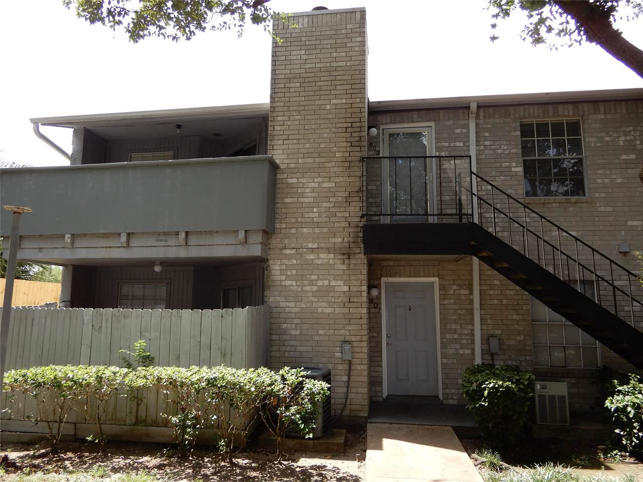 9797 Leawood Boulevard - Photo 1