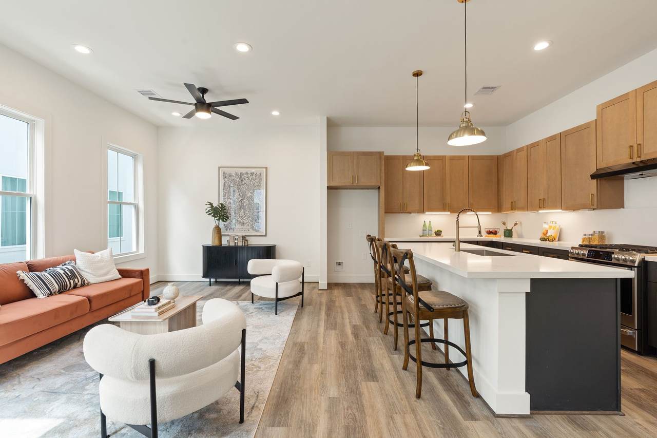 1138 16th Street - Photo 1