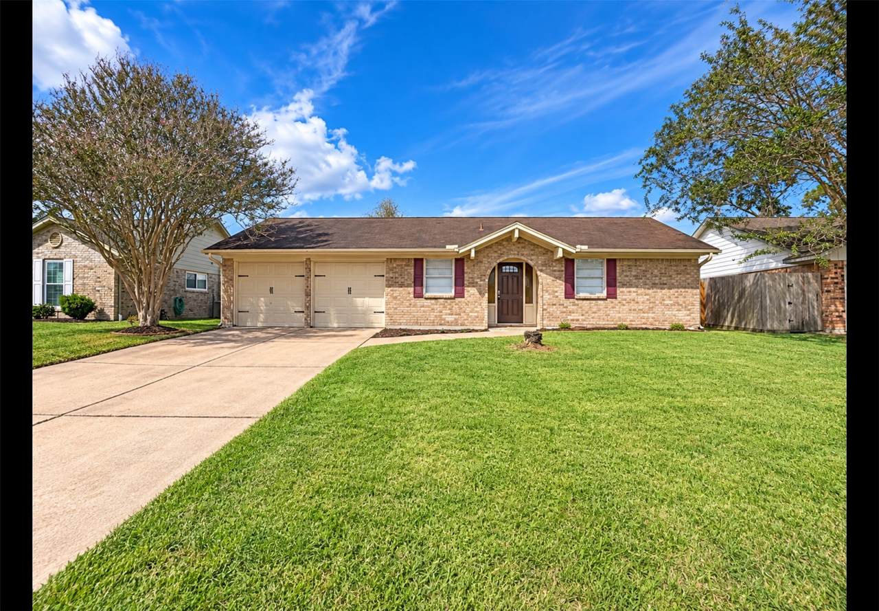 2114 Yorktown Court - Photo 1