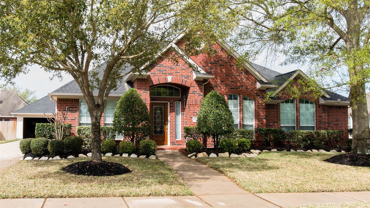 9115 Sunny Ridge Drive - Photo 1