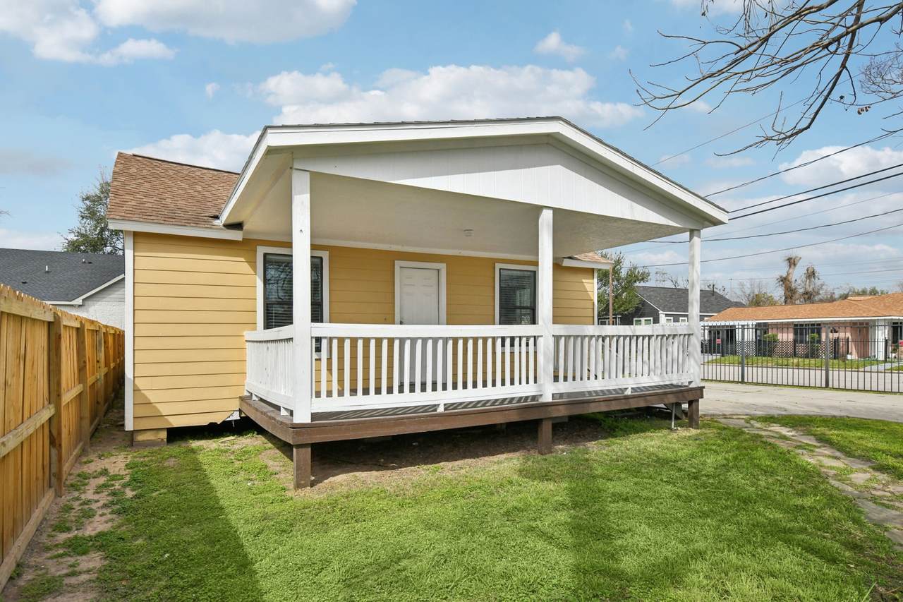 1409 Fairbanks Street - Photo 1
