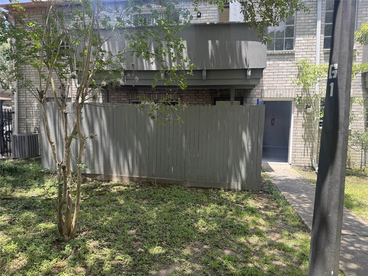 9700 Leawood Boulevard - Photo 1